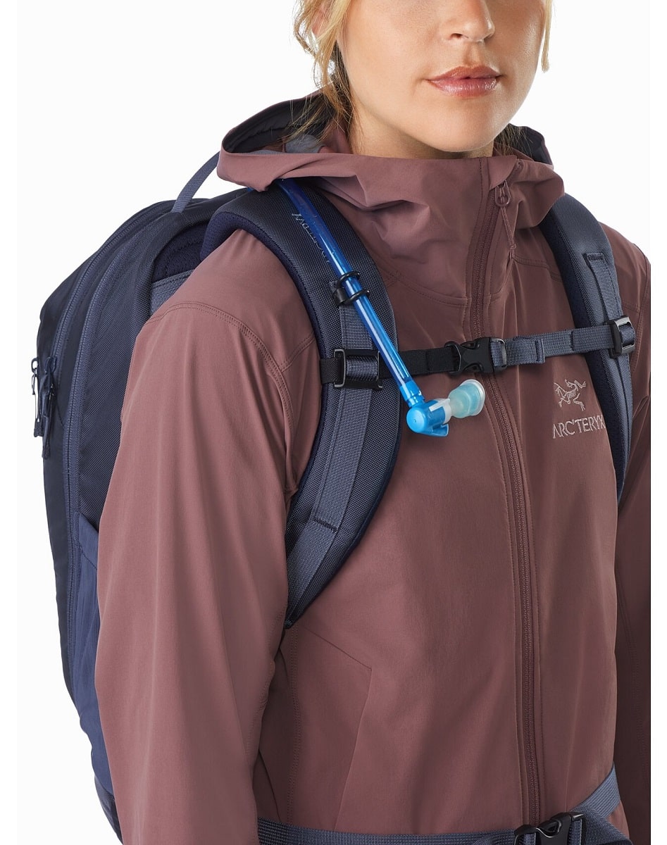 Arc'teryx Mantis 26 free time backpack with laptop case